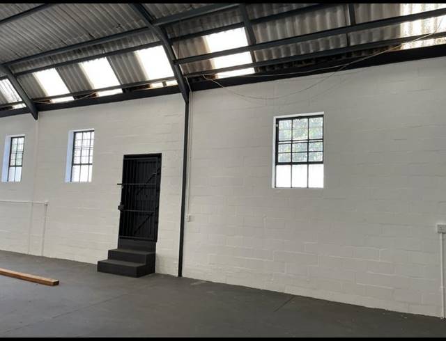 INDUSTRIAL PROPERTY TO RENT IN WOODSTOCK